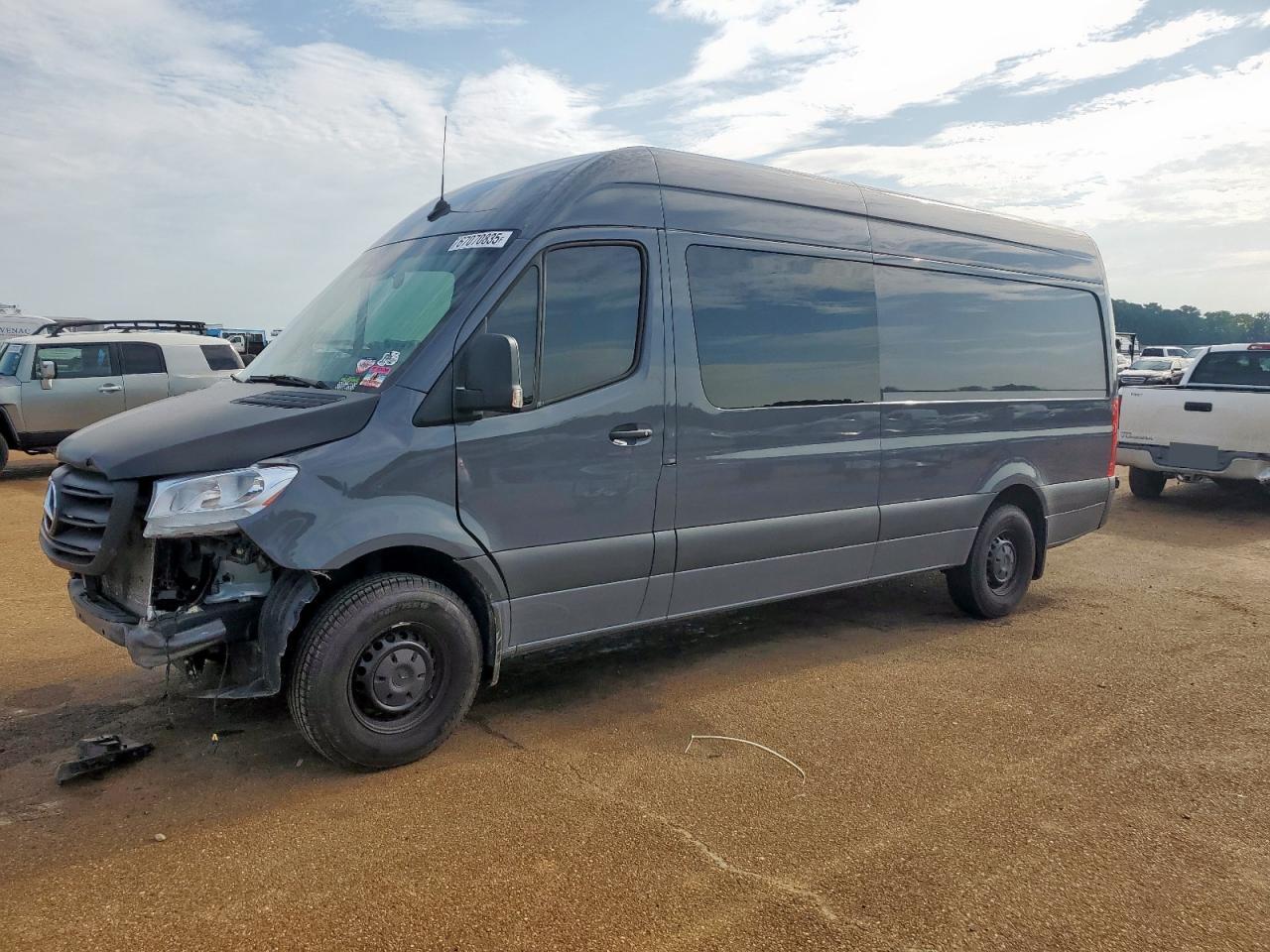 MERCEDES-BENZ SPRINTER 2500