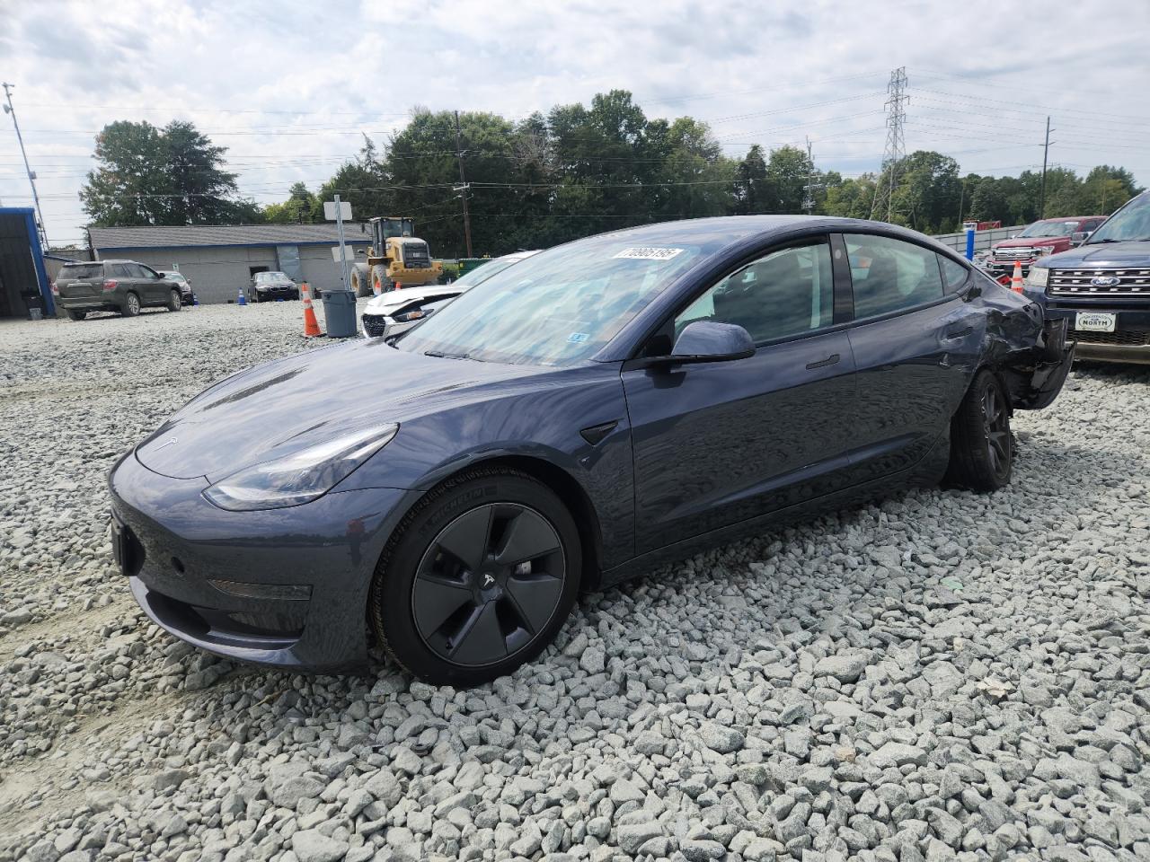 TESLA MODEL 3