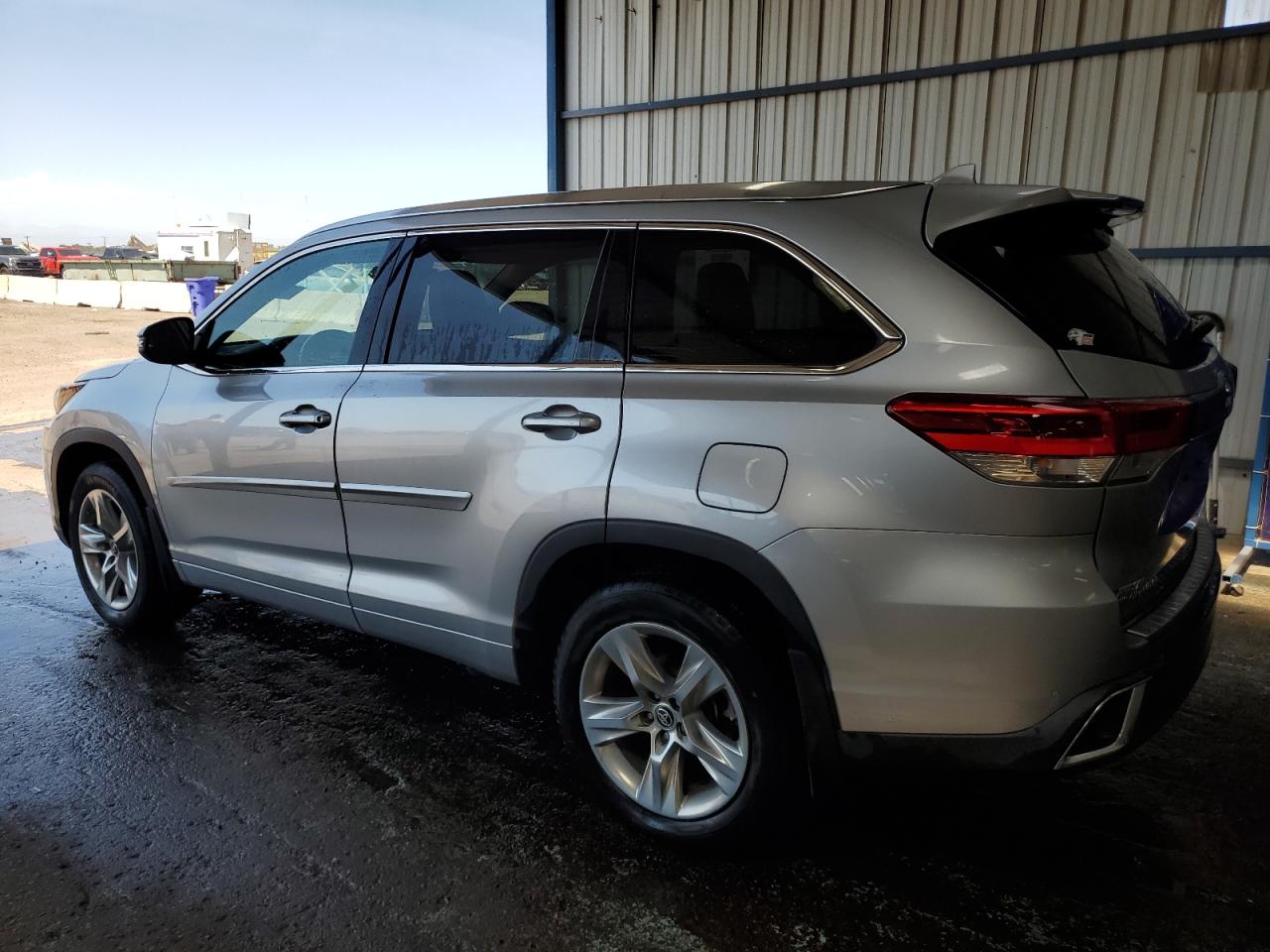 TOYOTA HIGHLANDER LIMITED