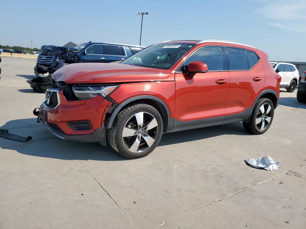 VOLVO XC40 T4 MOMENTUM