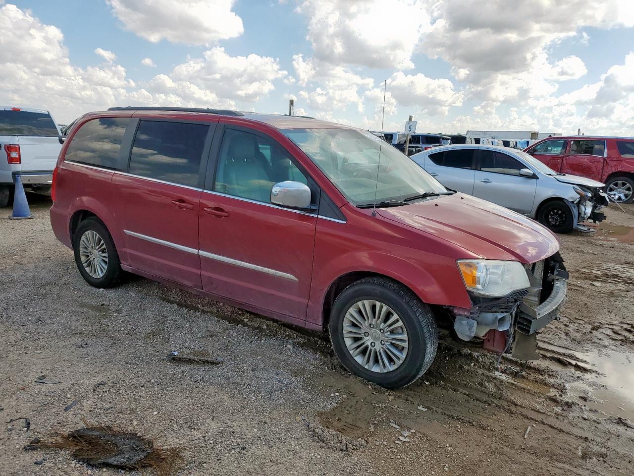CHRYSLER TOWN & COUNTRY TOURING L