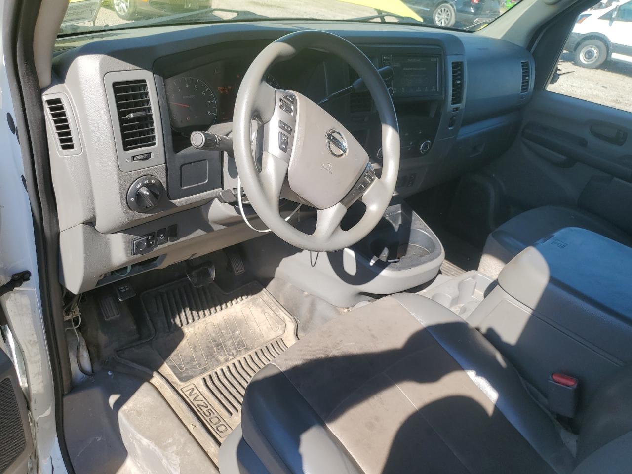 NISSAN NV2500 2500 S