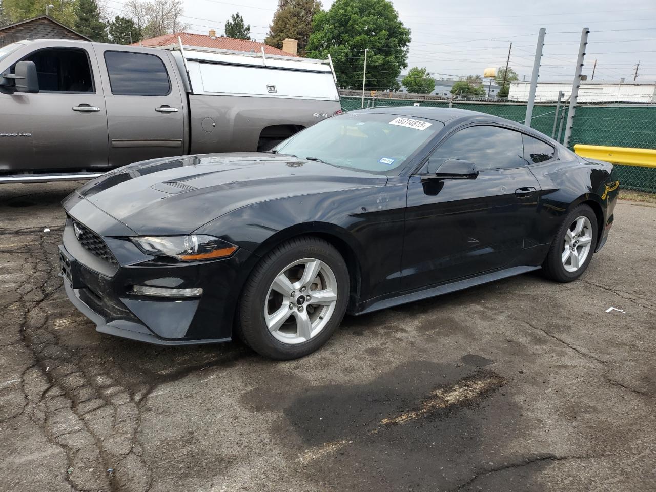 FORD MUSTANG
