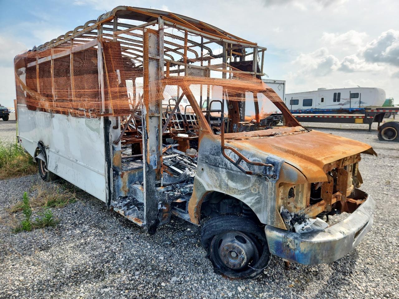 FORD ECONOLINE E450 SUPER DUTY CUTAWAY VAN