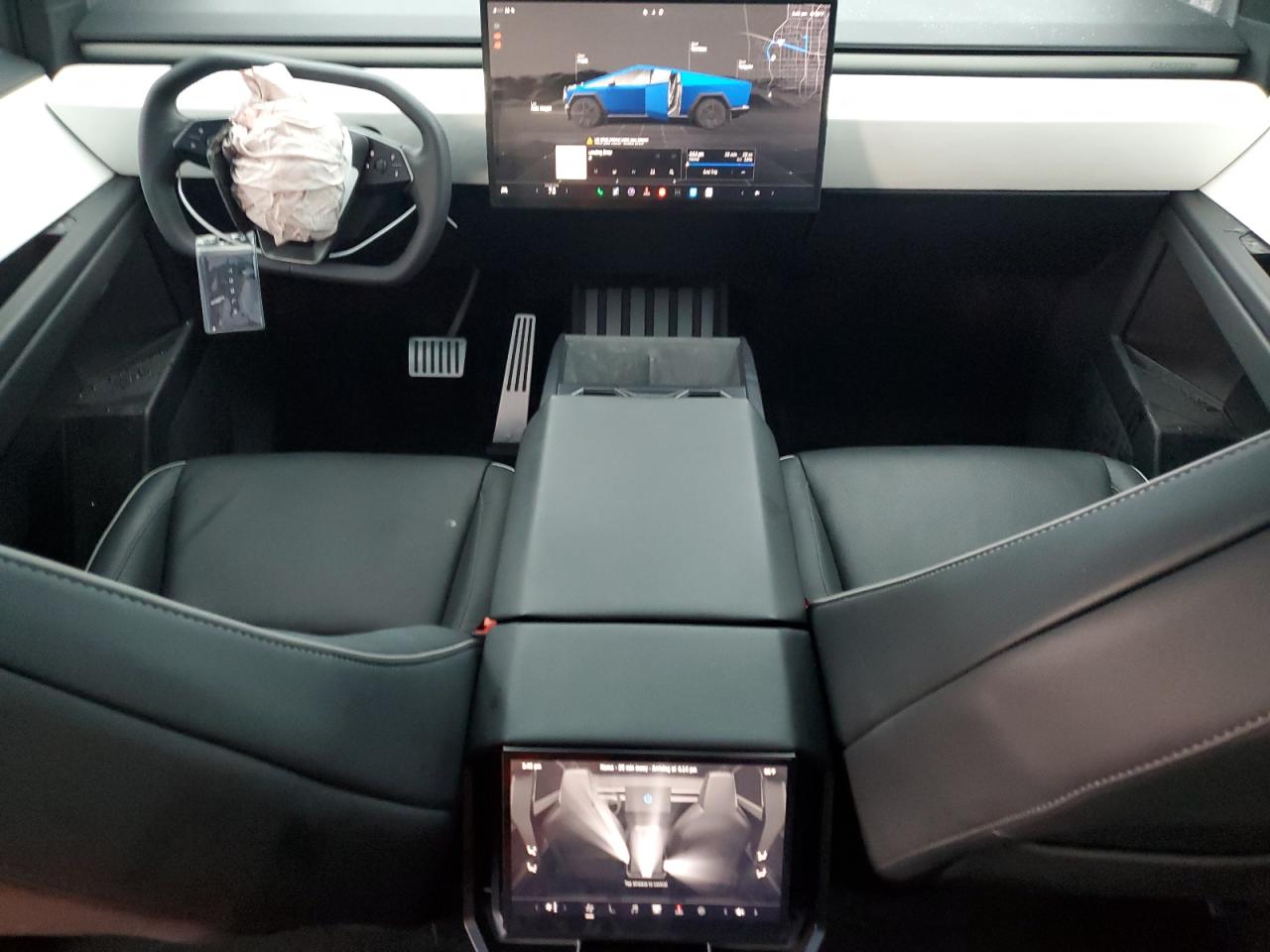 TESLA CYBERTRUCK