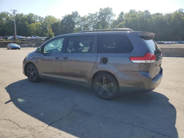 2011 TOYOTA SIENNA XLE #3316551486