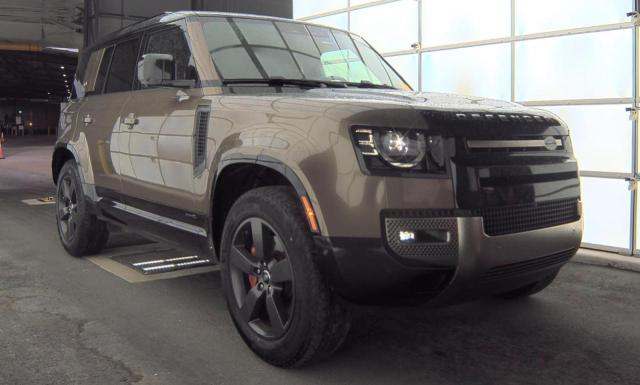 LAND ROVER DEFENDER 1