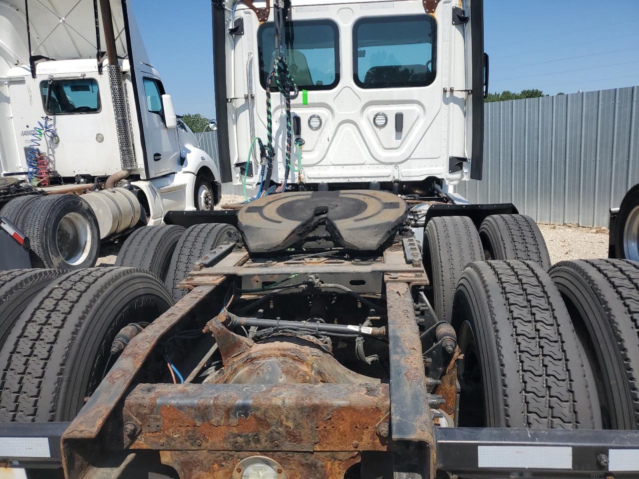 Lot #3283969814 2018 FREIGHTLINER CASCADIA 1