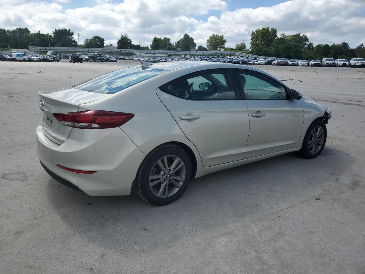 HYUNDAI ELANTRA SEL