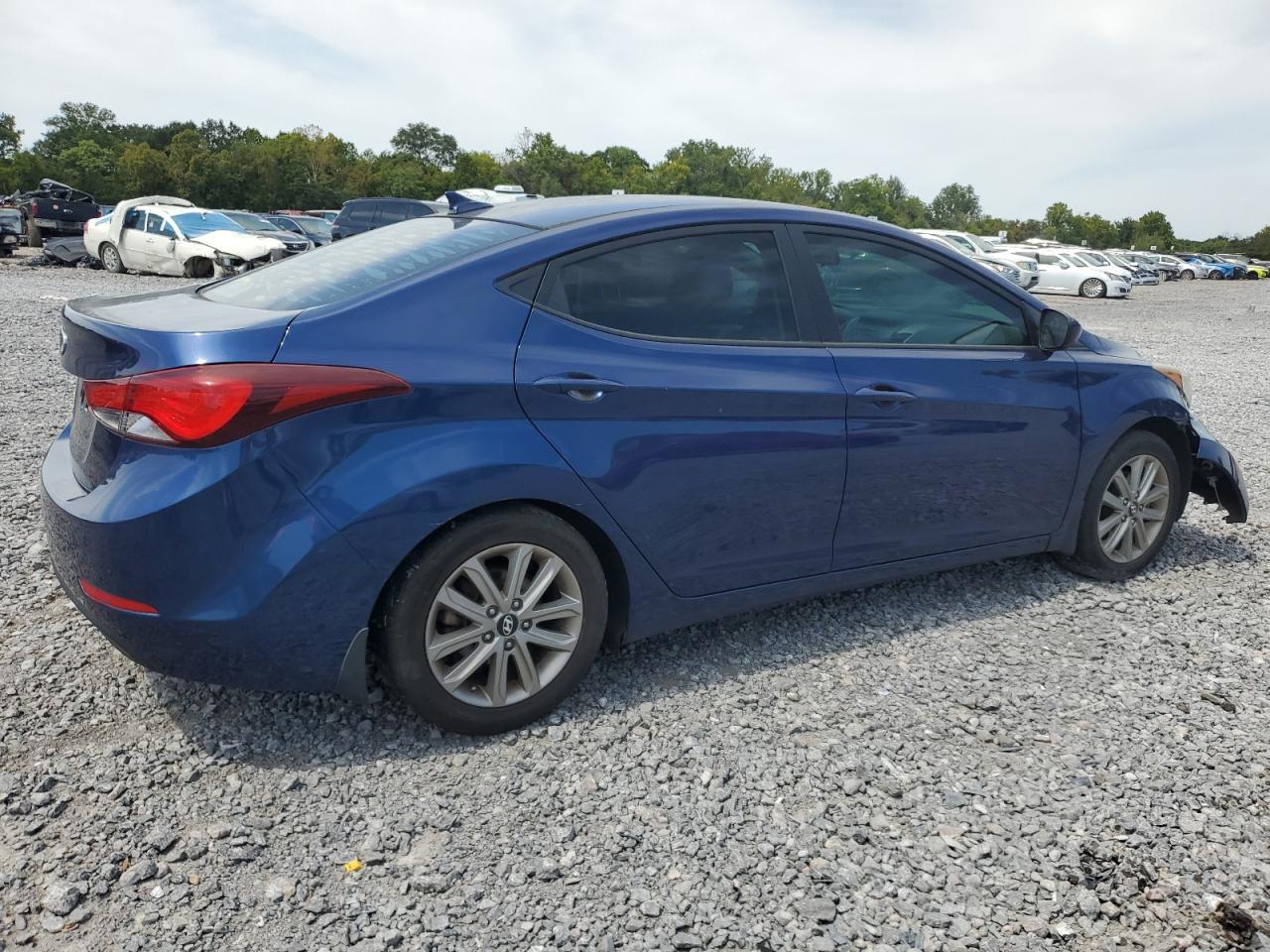 HYUNDAI ELANTRA SE