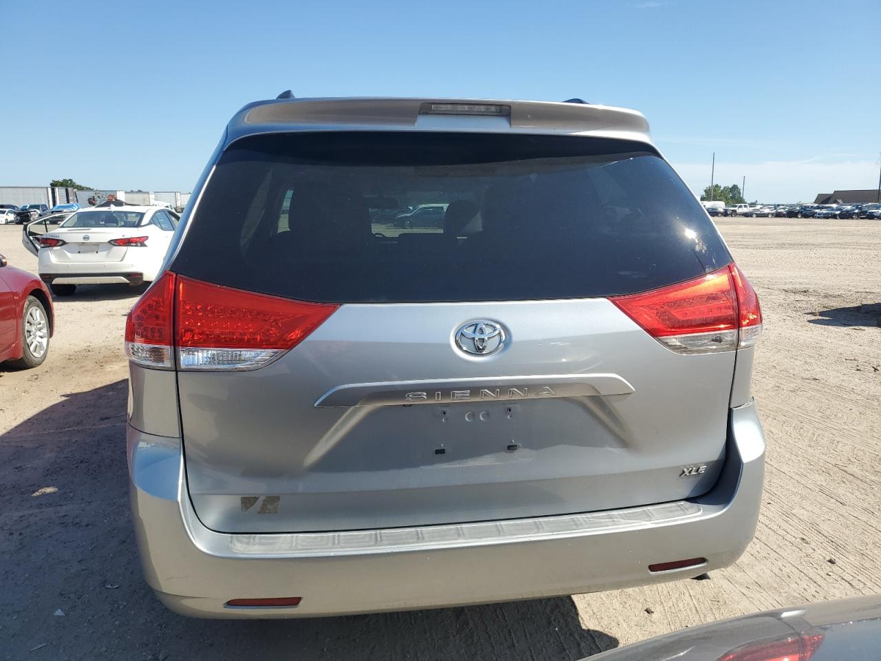 TOYOTA SIENNA XLE