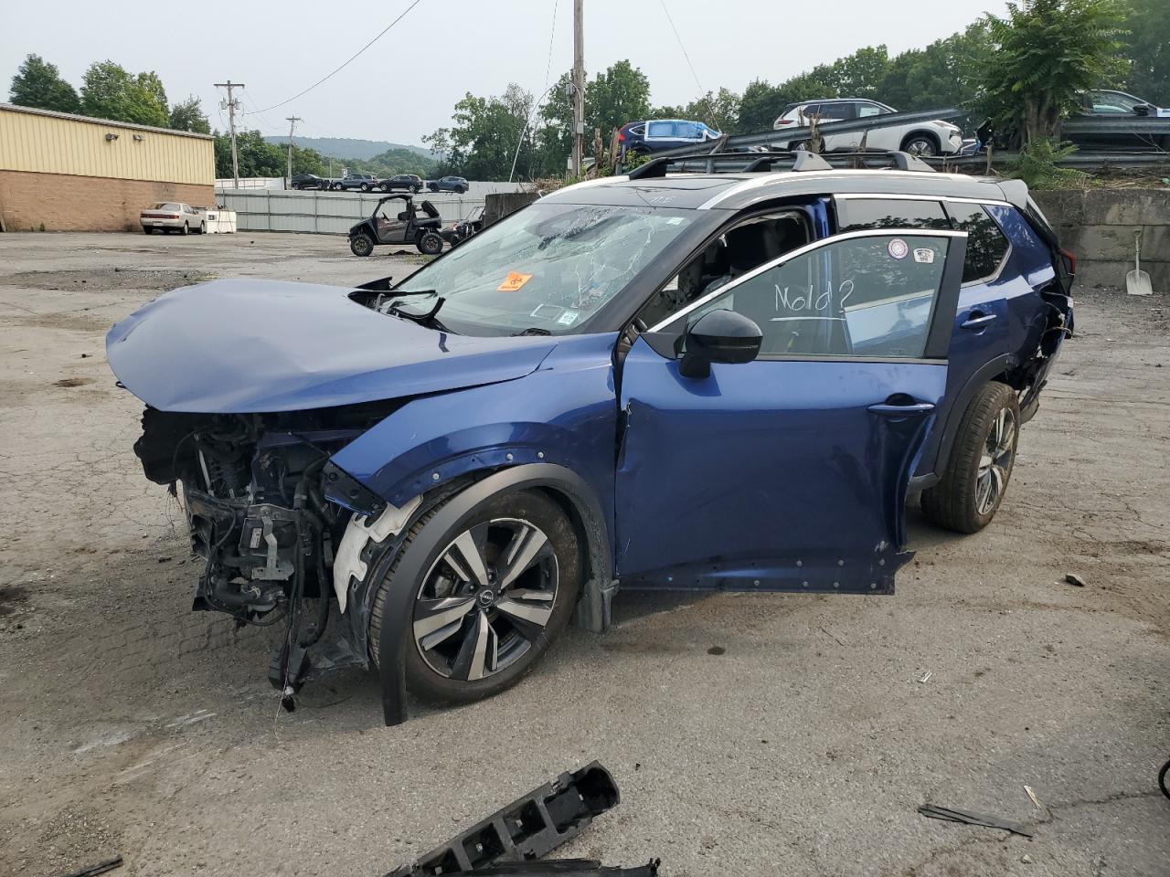 NISSAN ROGUE PLATINUM