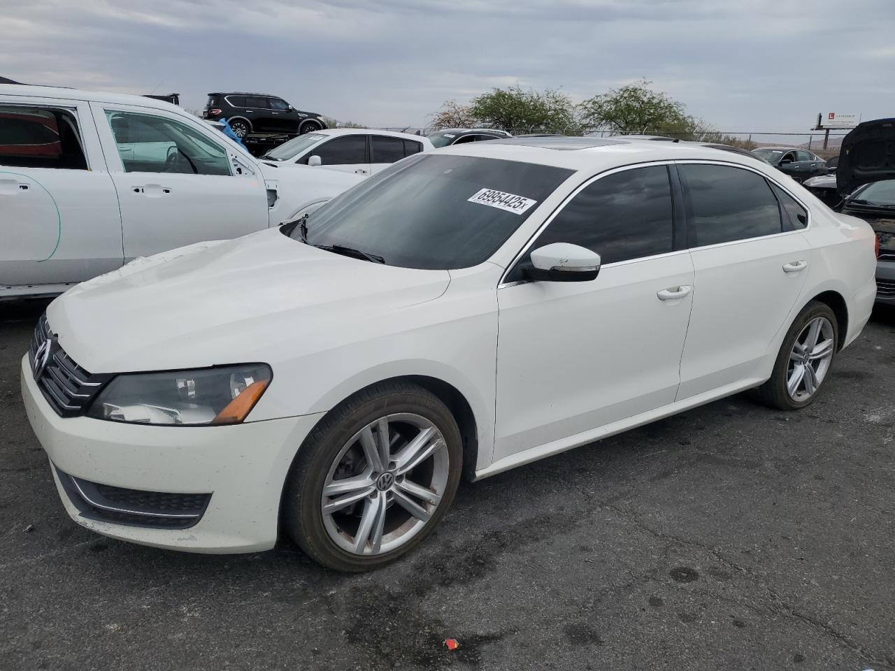 VOLKSWAGEN PASSAT SE
