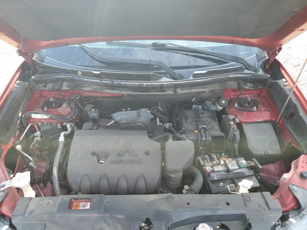 MITSUBISHI OUTLANDER SE