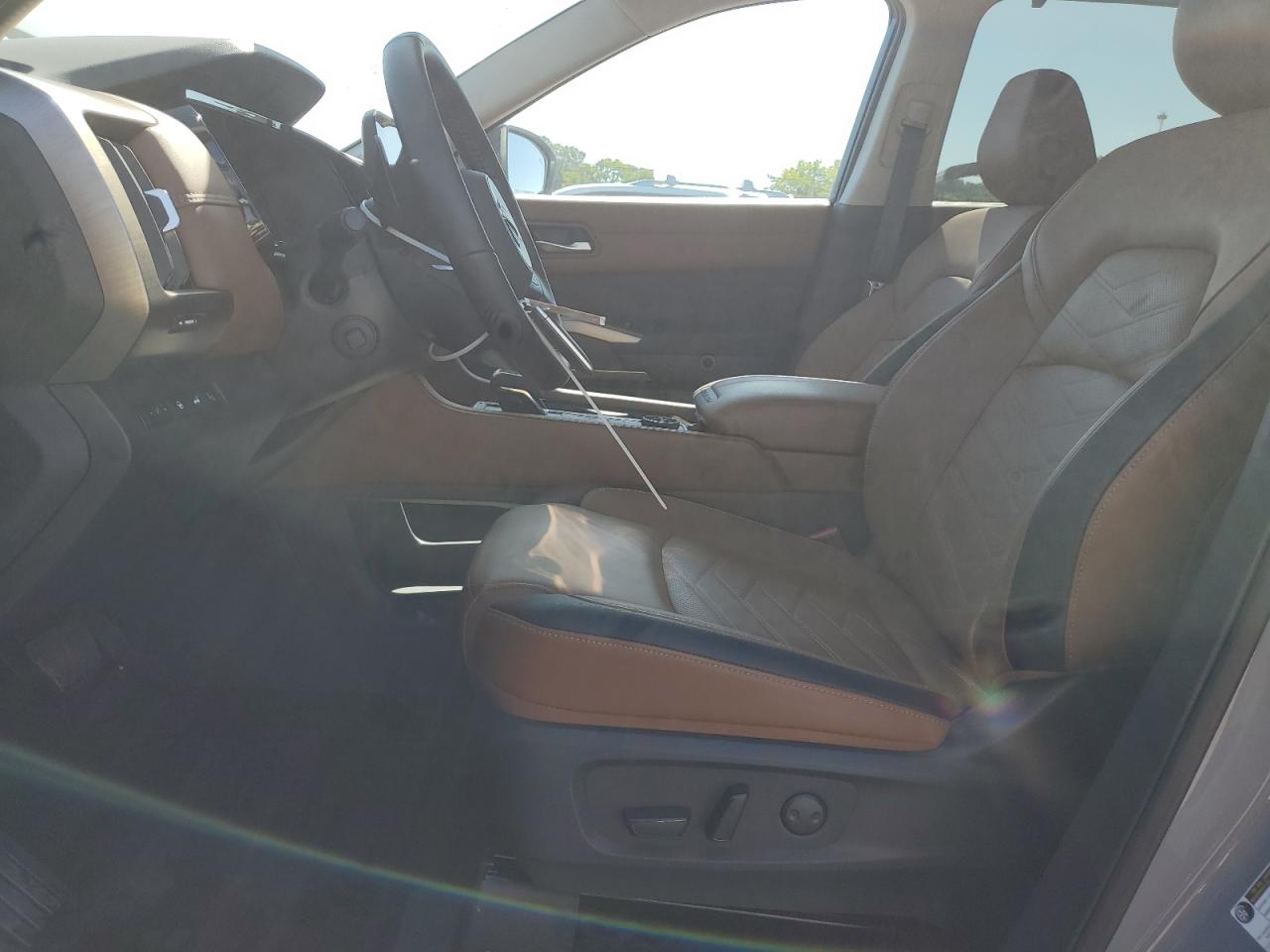 NISSAN PATHFINDER PLATINUM