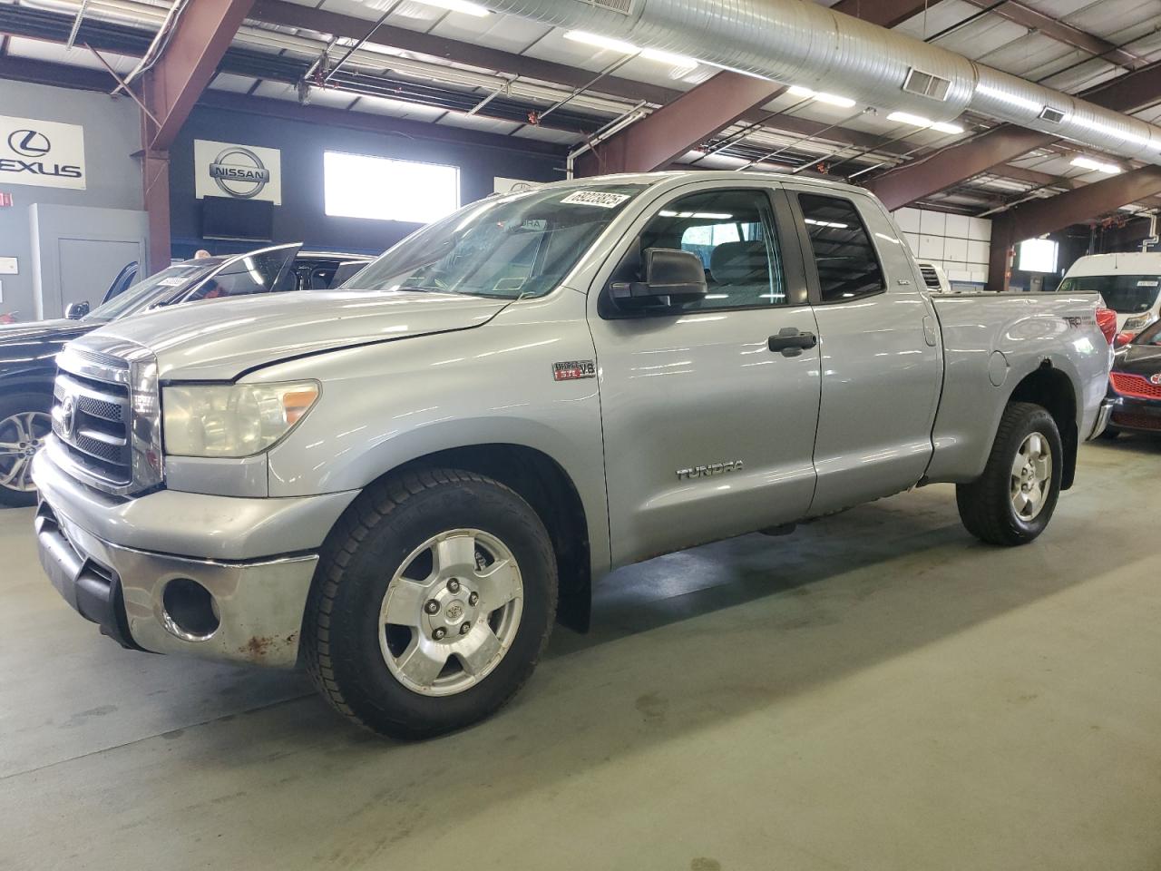 TOYOTA TUNDRA DOUBLE CAB SR5