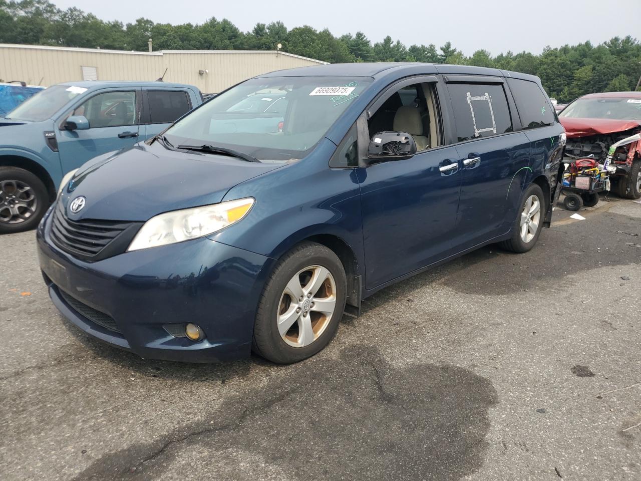 TOYOTA SIENNA