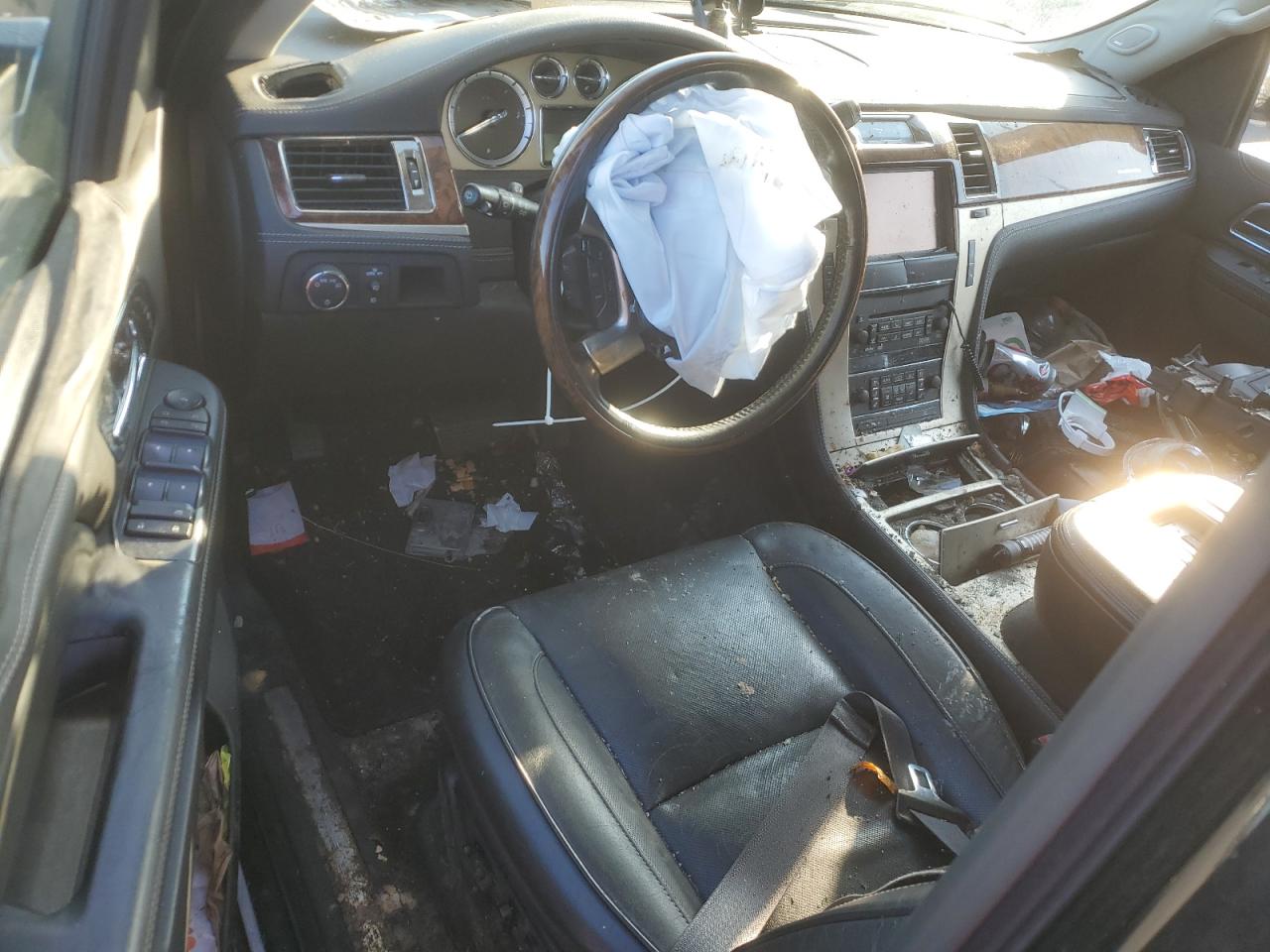 CADILLAC ESCALADE ESV PLATINUM