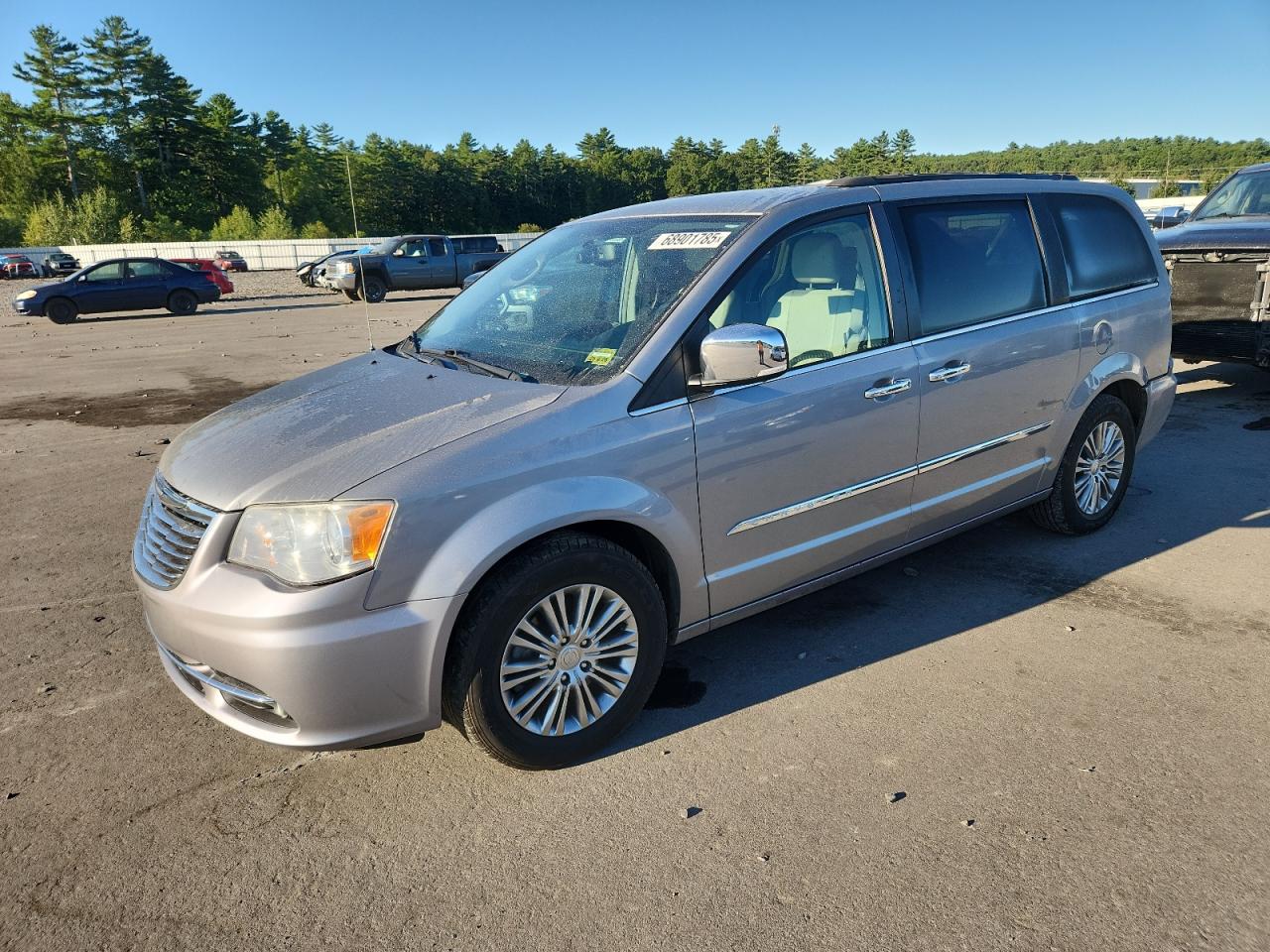 CHRYSLER TOWN & COUNTRY TOURING L