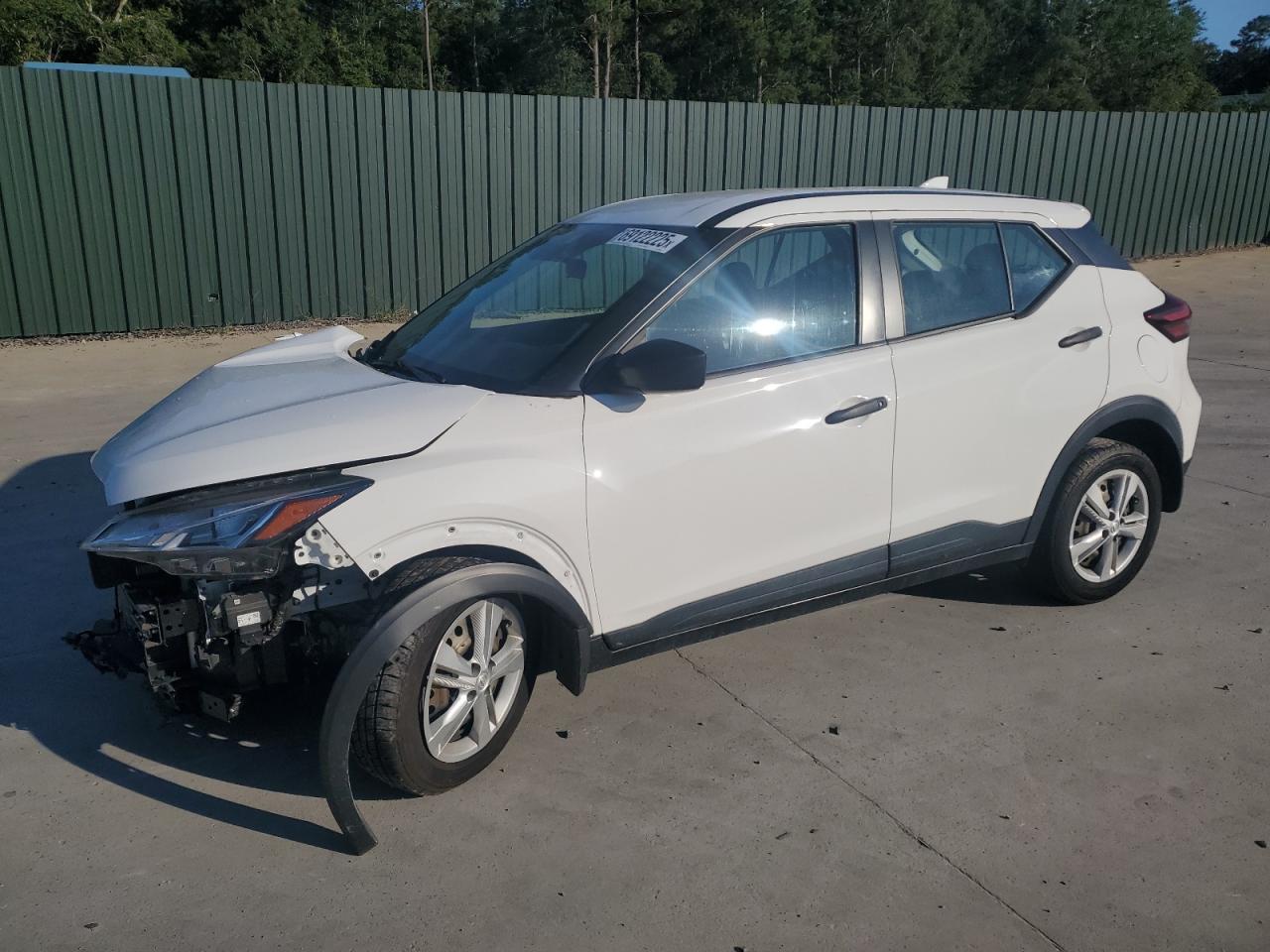 NISSAN KICKS S