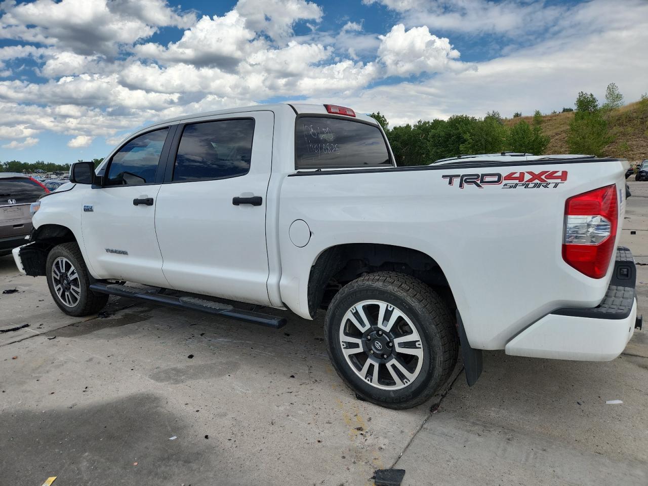 TOYOTA TUNDRA CREWMAX SR5