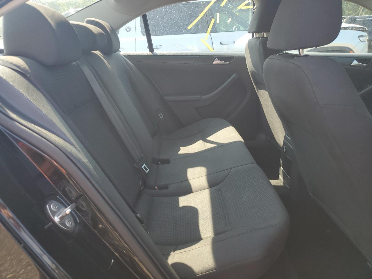 VOLKSWAGEN JETTA BASE