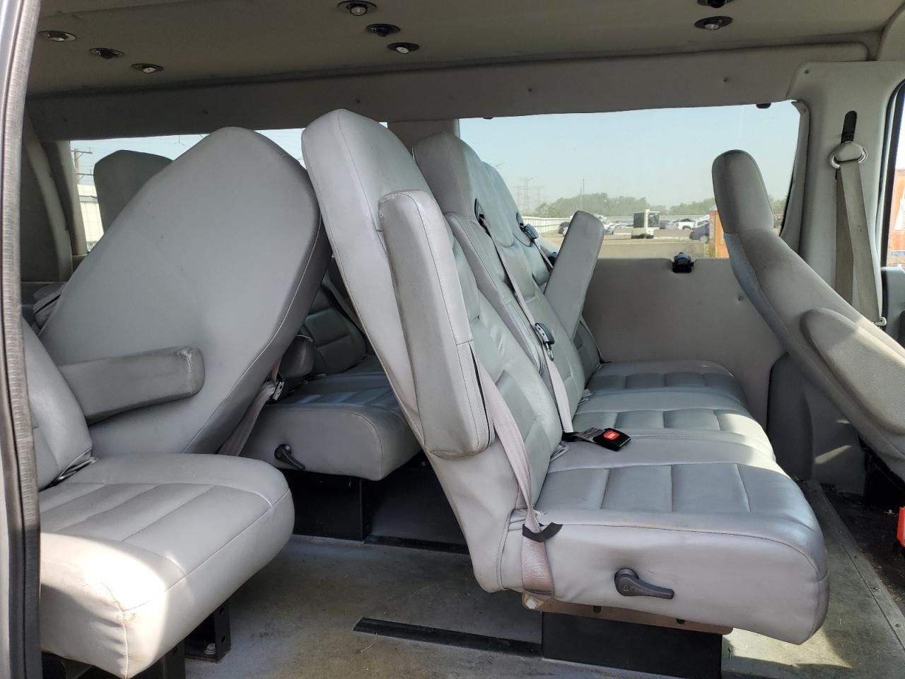 FORD ECONOLINE E350 SUPER DUTY VAN