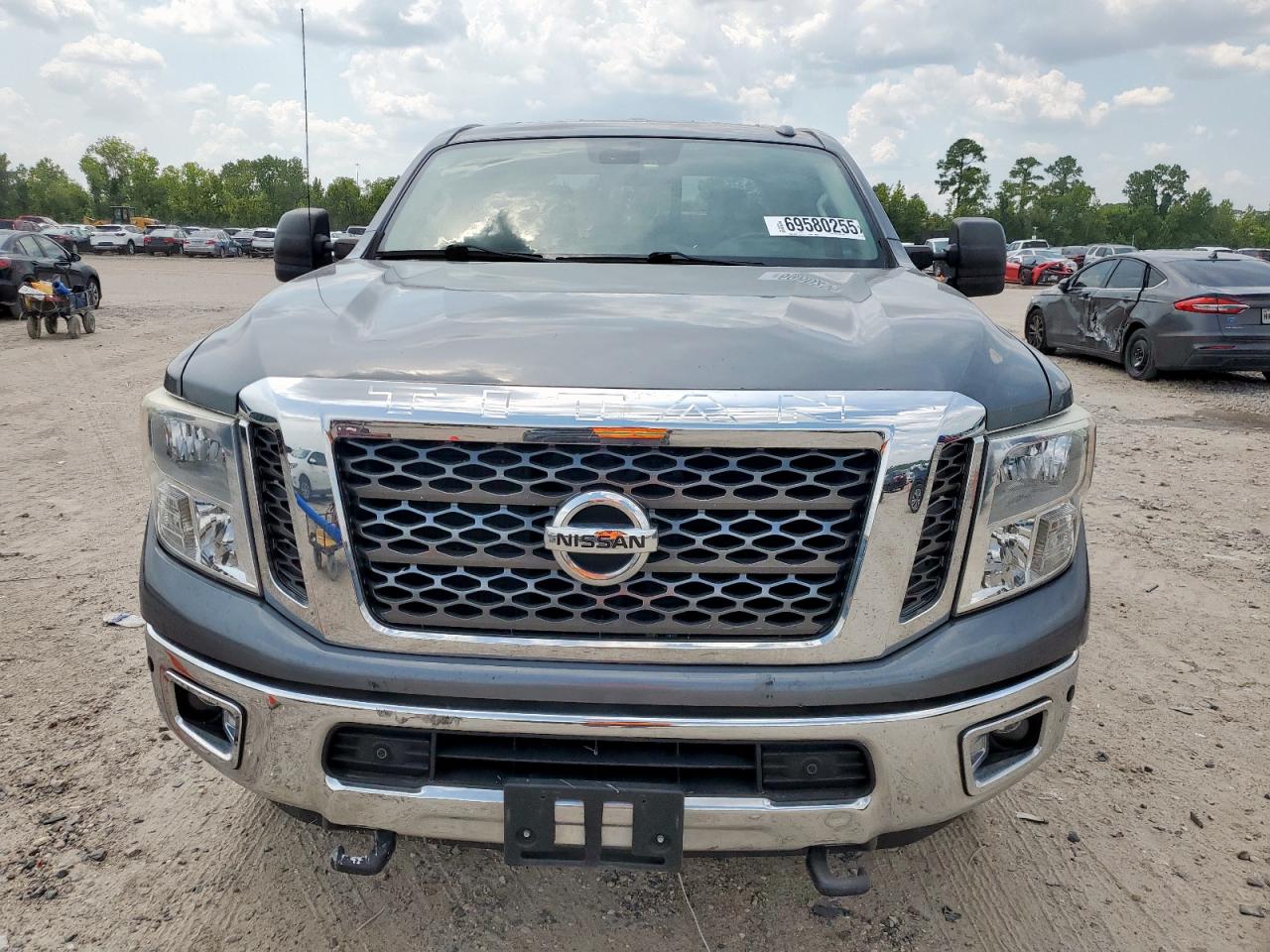 NISSAN TITAN SL