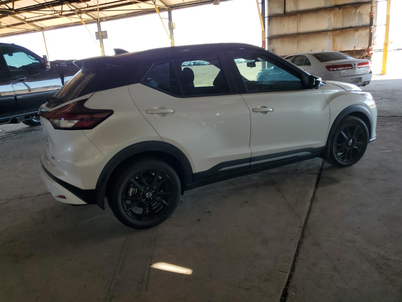 NISSAN KICKS SR
