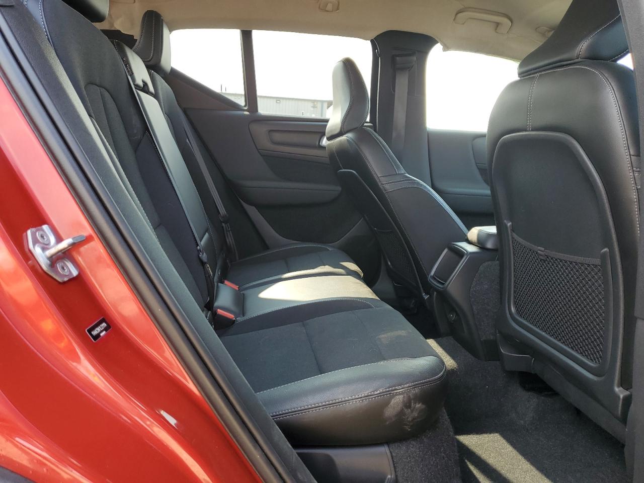 VOLVO XC40 T4 MOMENTUM