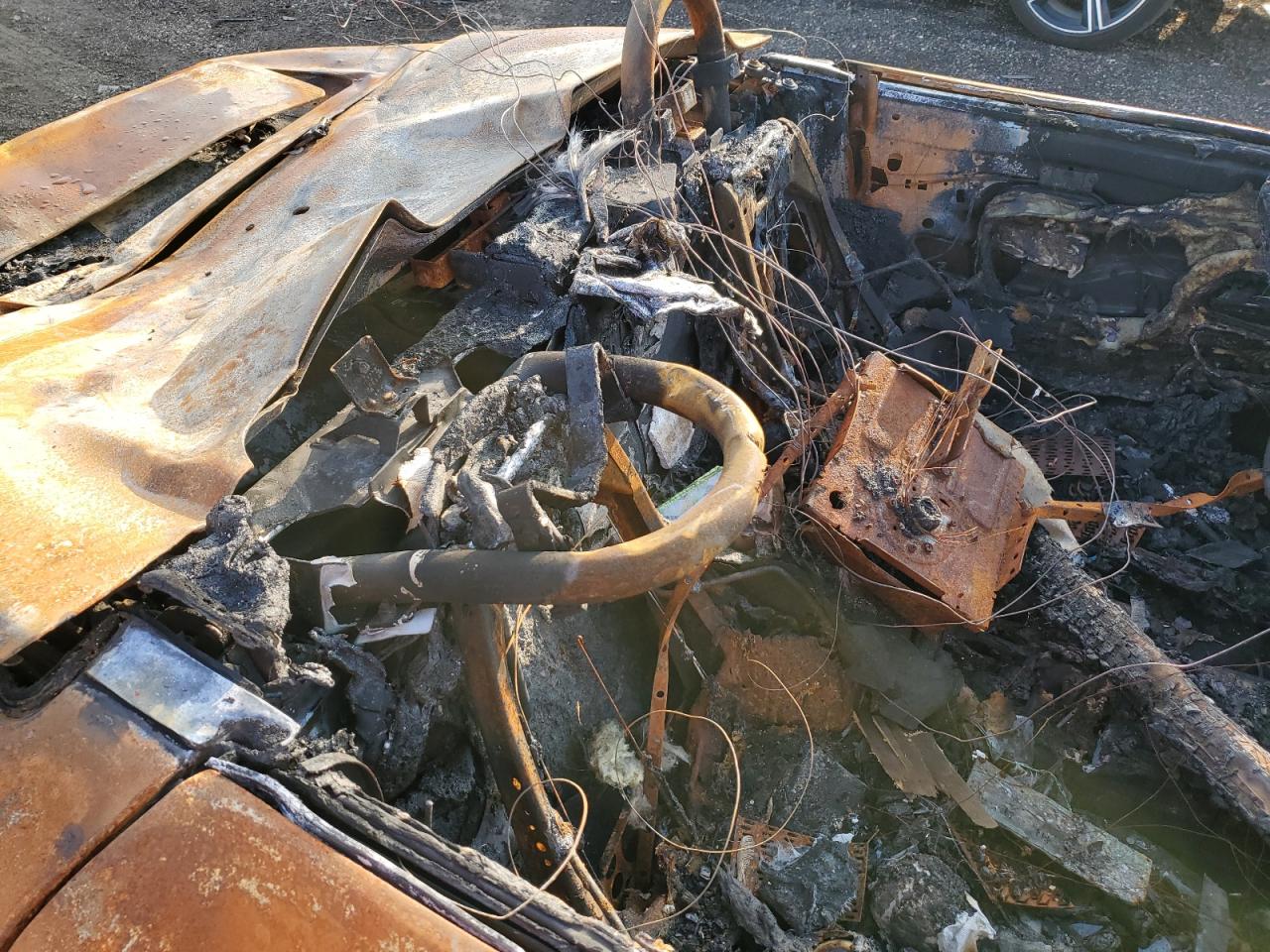 Lot #3315461357 2005 CHRYSLER CROSSFIRE