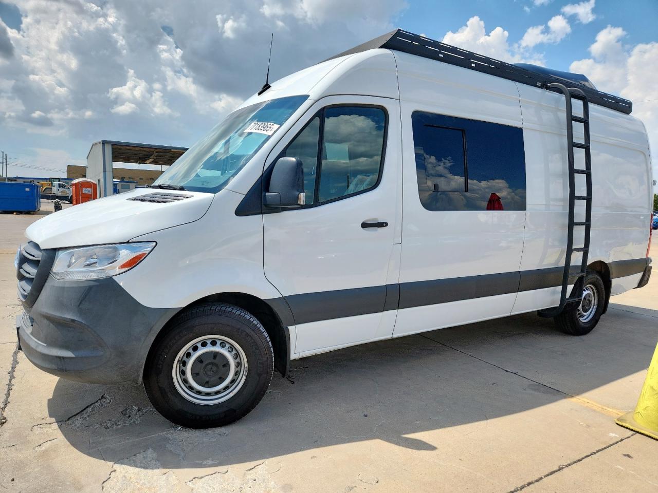 MERCEDES-BENZ SPRINTER 2500