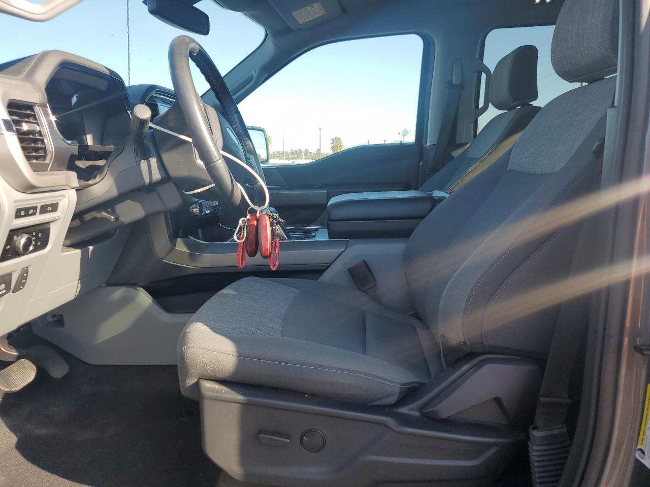 FORD F-150 LIGHTNING PRO