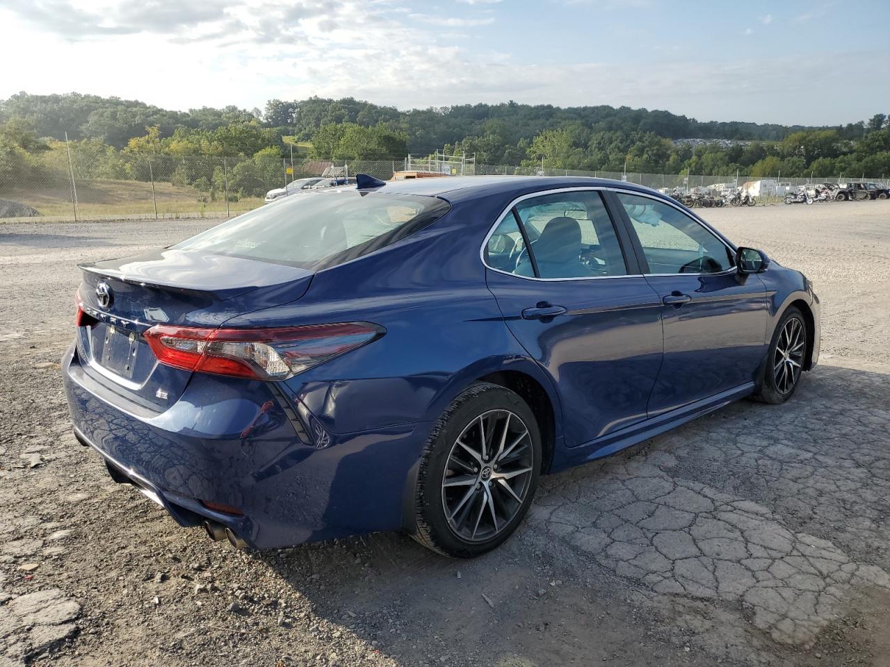 TOYOTA CAMRY SE NIGHT SHADE