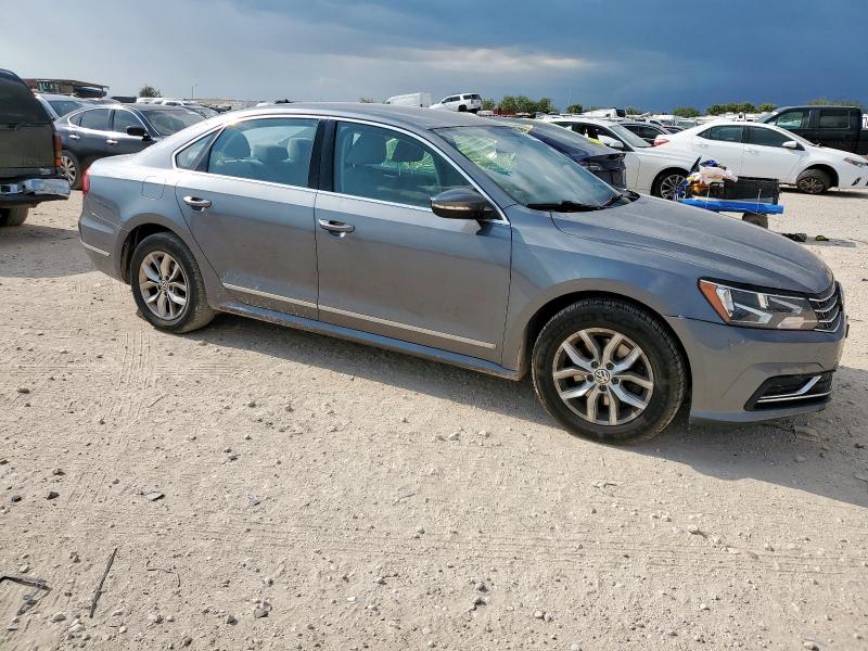 2017 VOLKSWAGEN PASSAT S 1VWAT7A30HC004103