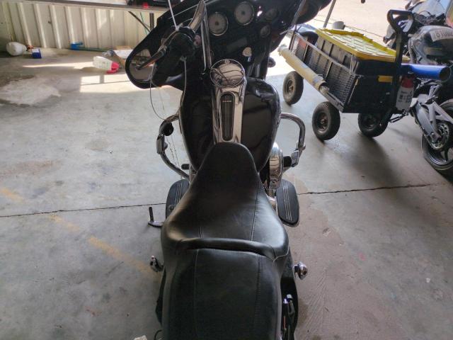 2011 HARLEY-DAVIDSON FLHX - 1HD1KB415BB643964