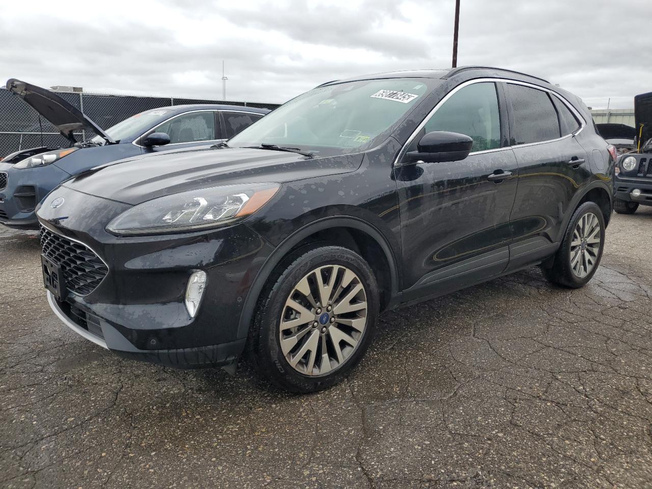 FORD ESCAPE TITANIUM