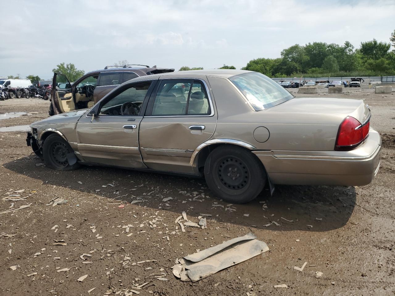 Lot #3290244263 2001 MERCURY GRAND MARQ