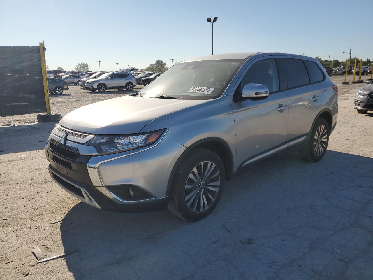 MITSUBISHI OUTLANDER SE