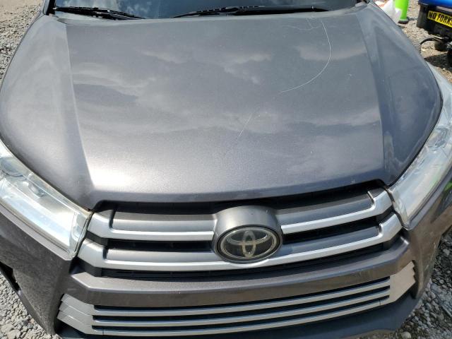 2017 TOYOTA HIGHLANDER LE 5TDZARFH4HS028608