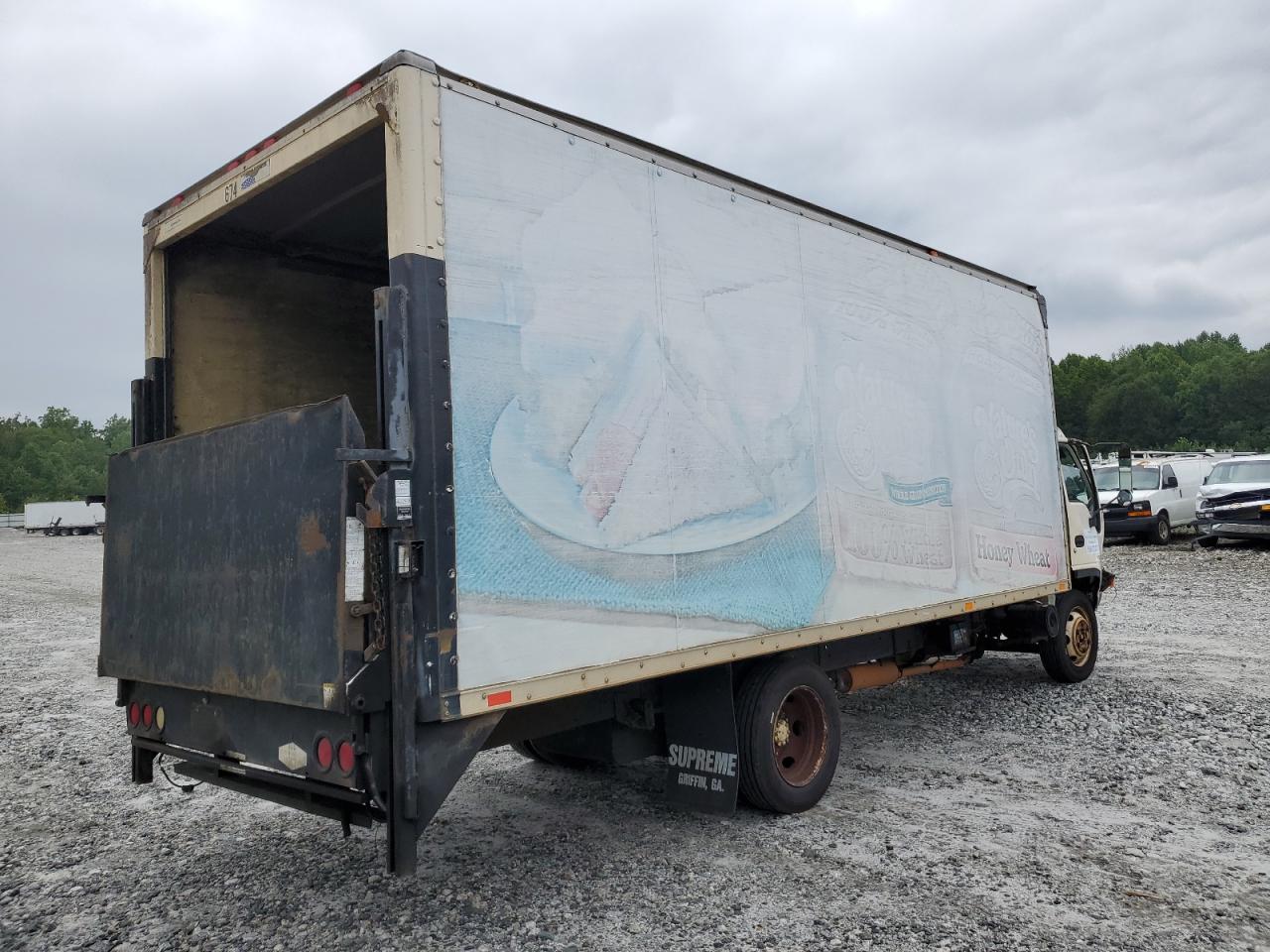 Lot #3291414132 2002 ISUZU NPR