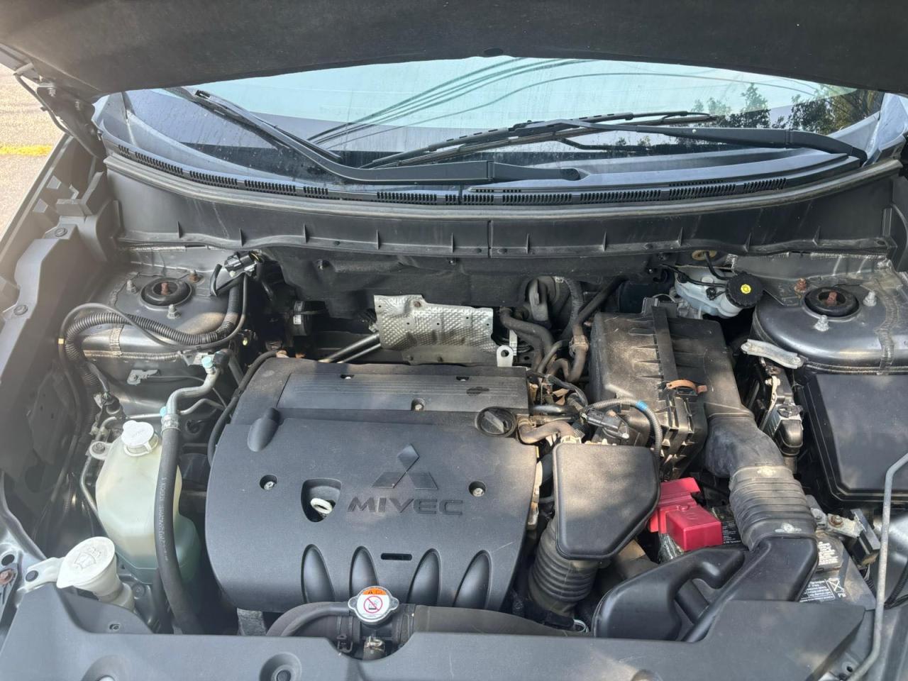 MITSUBISHI OUTLANDER ES