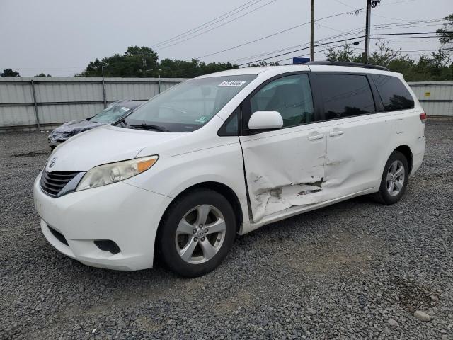 TOYOTA SIENNA LE