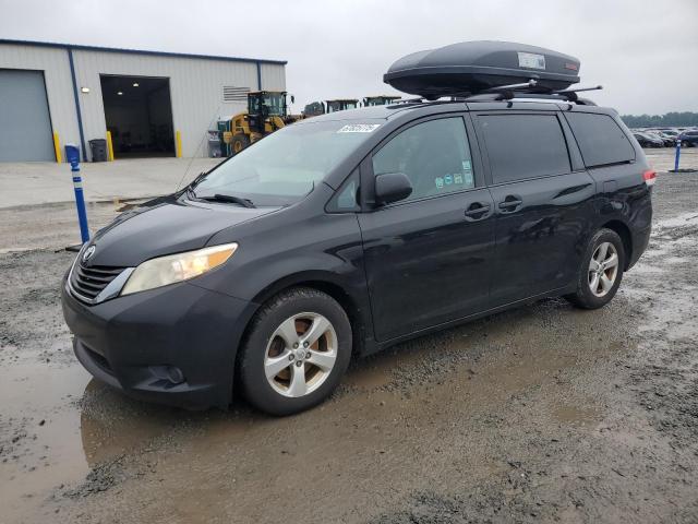 TOYOTA SIENNA LE