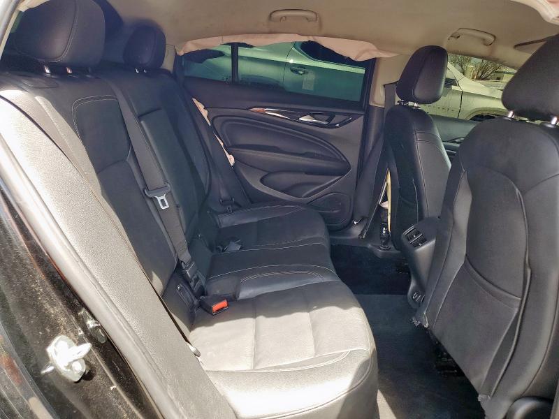2018 BUICK REGAL ESSE W04GP6SX5J1147427