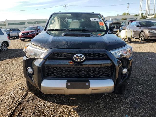 2018 TOYOTA 4RUNNER SR JTEBU5JR3J5550302