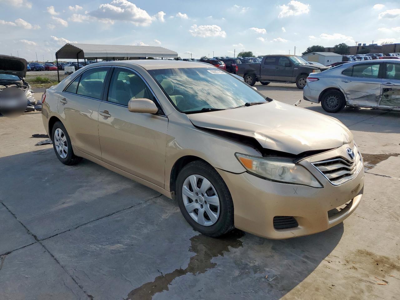 TOYOTA CAMRY BASE