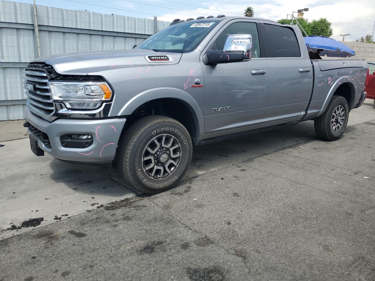 RAM 3500 LONGHORN