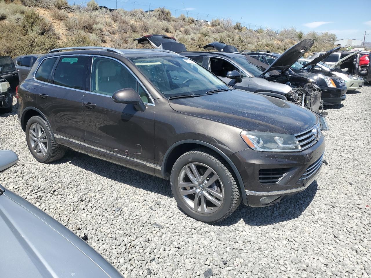 VOLKSWAGEN TOUAREG SPORT