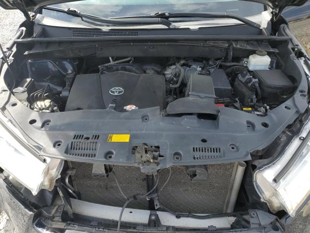 2019 TOYOTA HIGHLANDER SE 5TDJZRFH8KS982324